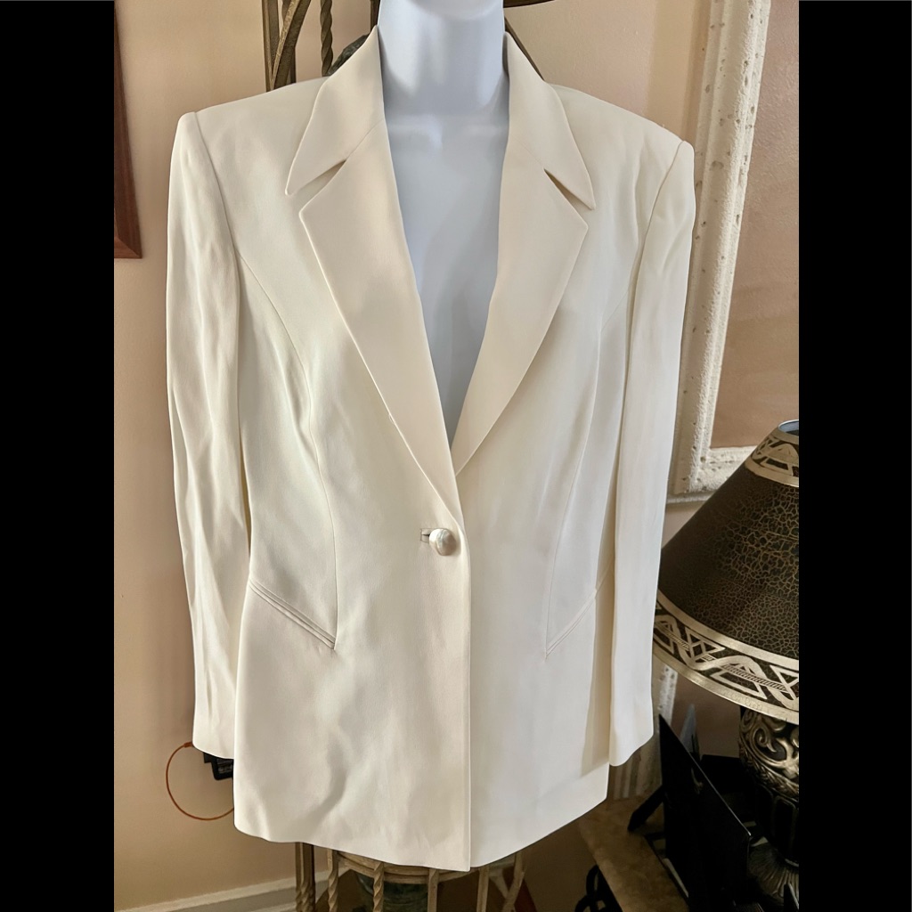 Douglas Anderson White And Elegant Acetato/Rayn White Blazer Size 10